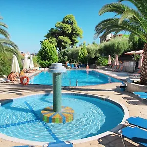 Otel Paradise, Kriopigi